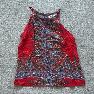 Cute detail tank top